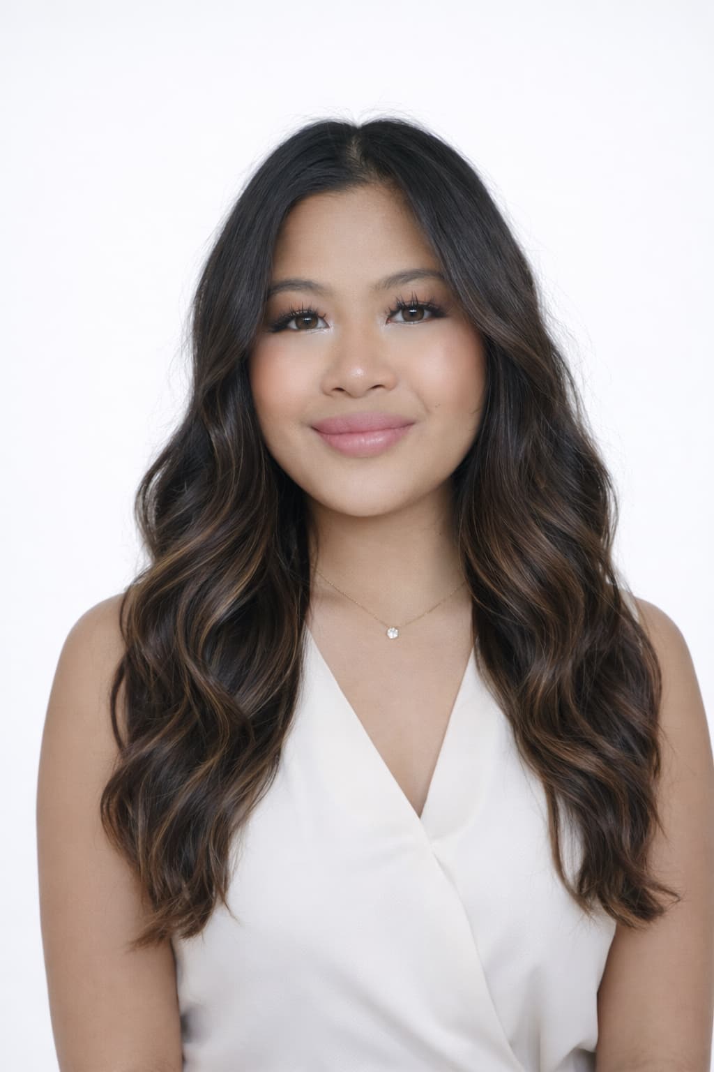 Sara Mangkornkeo headshot